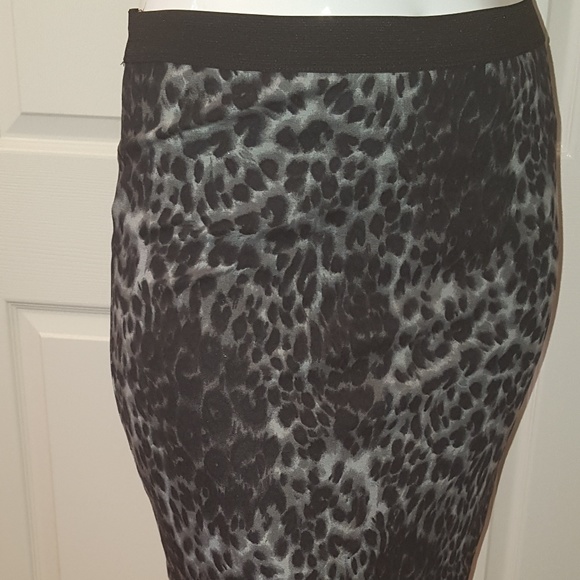 Plus size Animal Print Pencil Skirt - Picture 4 of 8